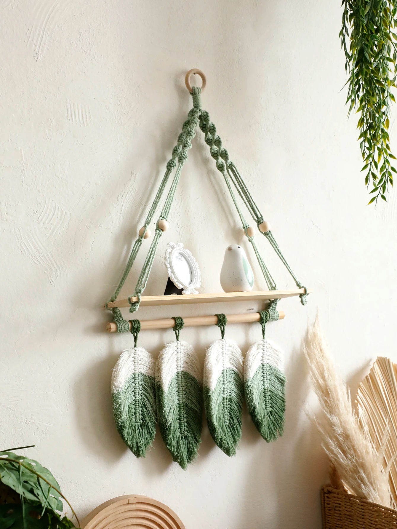 Macrame Leaf Tassels Floating